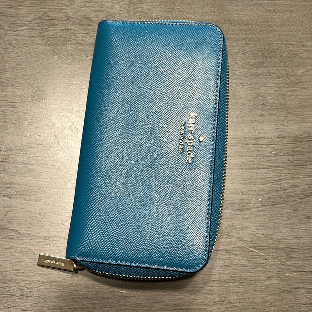 Kate Spade wallet, excellent condition!!